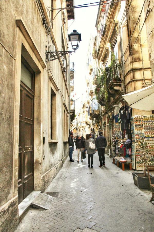 Essentia Rooms- Ortigia Holidays Syrakus Exterior foto
