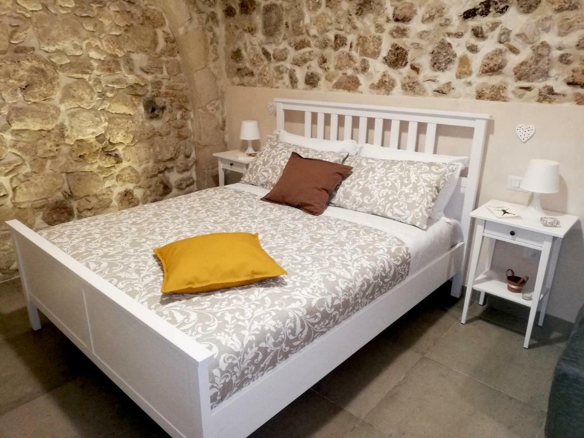 Essentia Rooms- Ortigia Holidays Syrakus Exterior foto