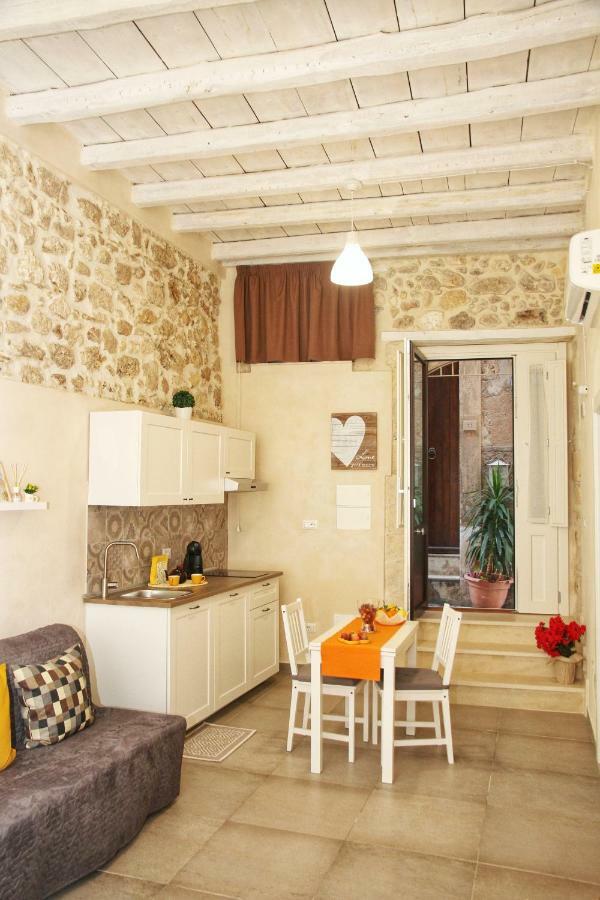 Essentia Rooms- Ortigia Holidays Syrakus Exterior foto